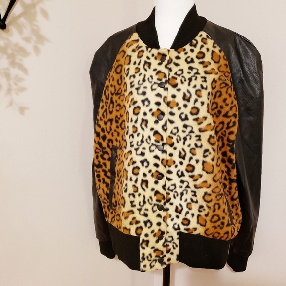 FUZZY LEOPARD BOMBER JACKET - Picture 3 of 8